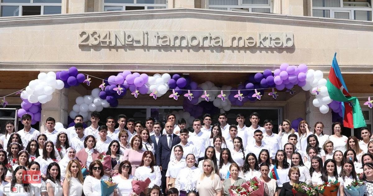 Nazirin olduğu məktəbdə biabırçı səhv Nazirin olduğu məktəbdə biabırçı səhv
