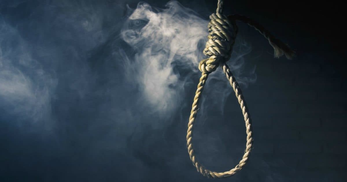 Bakıda 16 yaşlı qız özünü tualetdə asdı Bakıda 16 yaşlı qız özünü tualetdə asdı