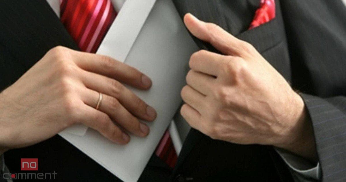İDDİA: BDU-nun müəllimi tələbələrdən pul tələb edir – AUDİO İDDİA: BDU-nun müəllimi tələbələrdən pul tələb edir – AUDİO
