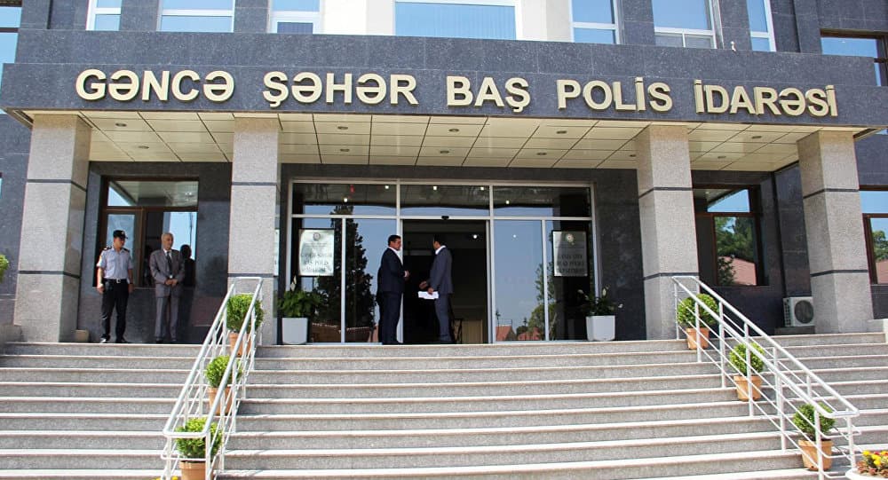 Mübariz Qurbanlının rəis müavini olan qardaşı oğlu yaşlı kişini döyüb? Mübariz Qurbanlının rəis müavini olan qardaşı oğlu yaşlı kişini döyüb?