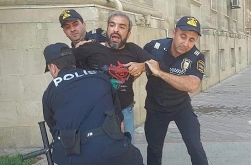 Ailəsi təkadamlıq aksiya keçirən Fariz Əliyevin harada olduğunu öyrənə bilmir Ailəsi təkadamlıq aksiya keçirən Fariz Əliyevin harada olduğunu öyrənə bilmir