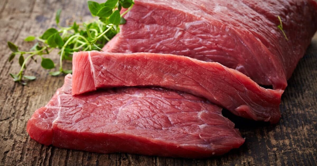 Şəmkirdə istehlaka yararsız 75 kiloqram ət aşkarlandı – FOTO Şəmkirdə istehlaka yararsız 75 kiloqram ət aşkarlandı – FOTO