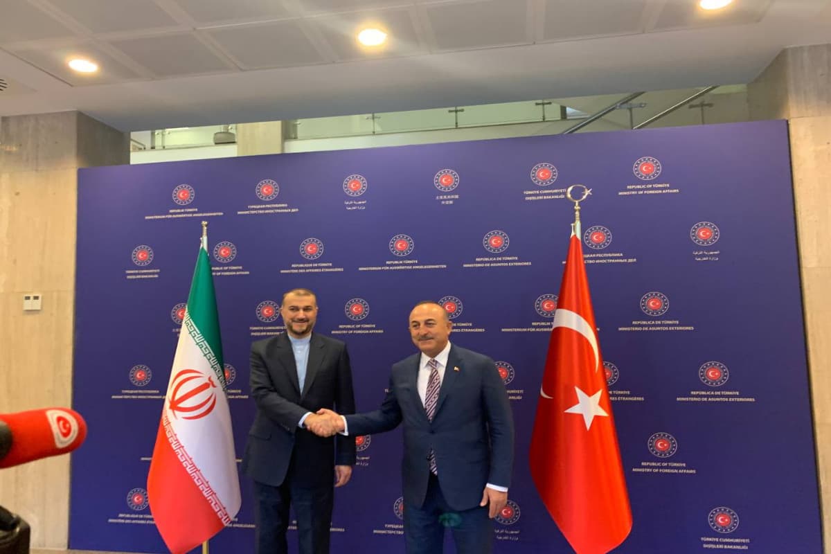 Türkiyə və İran XİN başçıları görüşdü Türkiyə və İran XİN başçıları görüşdü