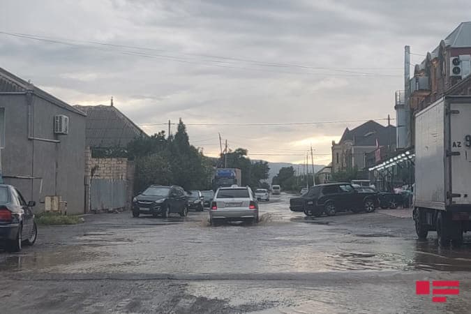 Gəncəyə leysan yağdı: İki qəsəbəyə sel gəldi – FOTO Gəncəyə leysan yağdı: İki qəsəbəyə sel gəldi – FOTO