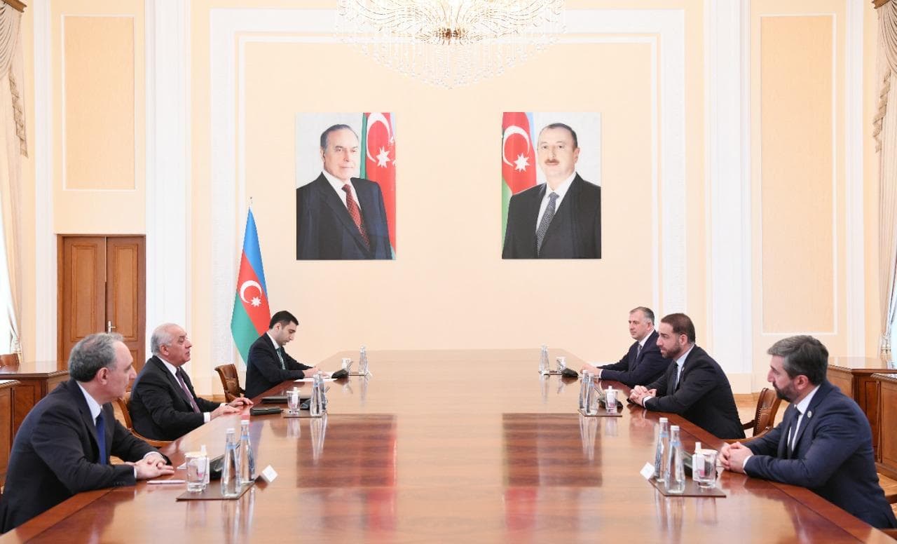 Əli Əsədov Gürcüstanın Baş prokuroru ilə görüşüb Əli Əsədov Gürcüstanın Baş prokuroru ilə görüşüb