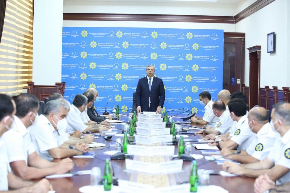 Şahin Bağırov Gömrük Komitəsinin kollektivinə təqdim edildi Şahin Bağırov Gömrük Komitəsinin kollektivinə təqdim edildi