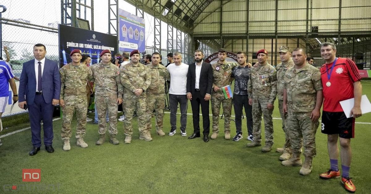 Protezlə təmin edilən qazilər futbol oynayıblar Protezlə təmin edilən qazilər futbol oynayıblar