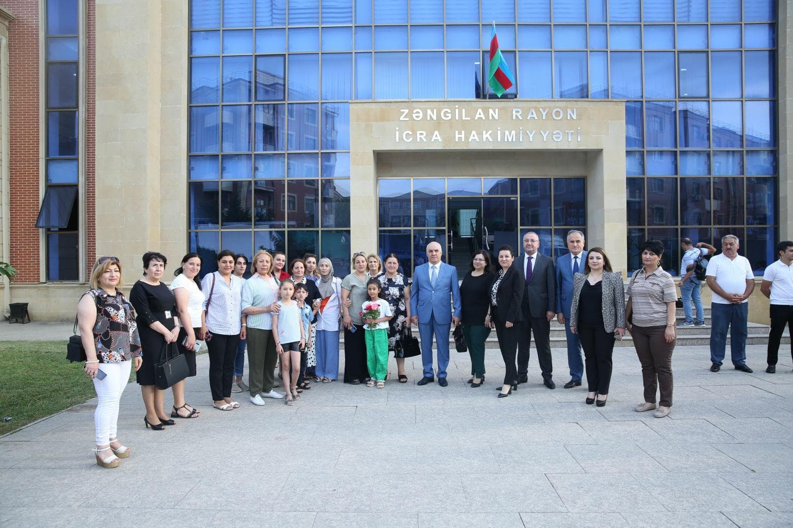 Daha 10 ailə Ağalıya köçürüldü – FOTO Daha 10 ailə Ağalıya köçürüldü – FOTO