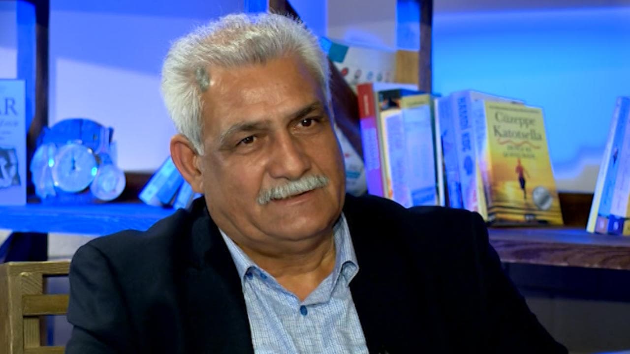 Diplomat olmaq bir üzünə tüpürəndə o biri üzünü çevirmək deyil Diplomat olmaq bir üzünə tüpürəndə o biri üzünü çevirmək deyil