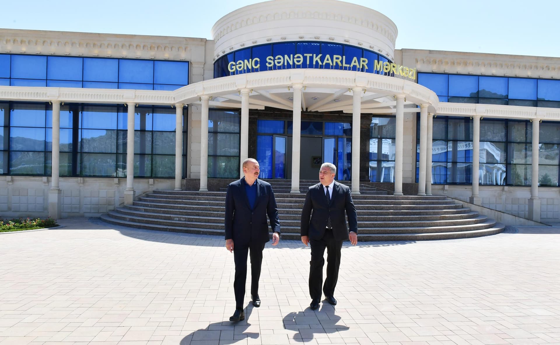 Prezident Ağsuda muzeyin AÇILIŞINDA Prezident Ağsuda muzeyin AÇILIŞINDA