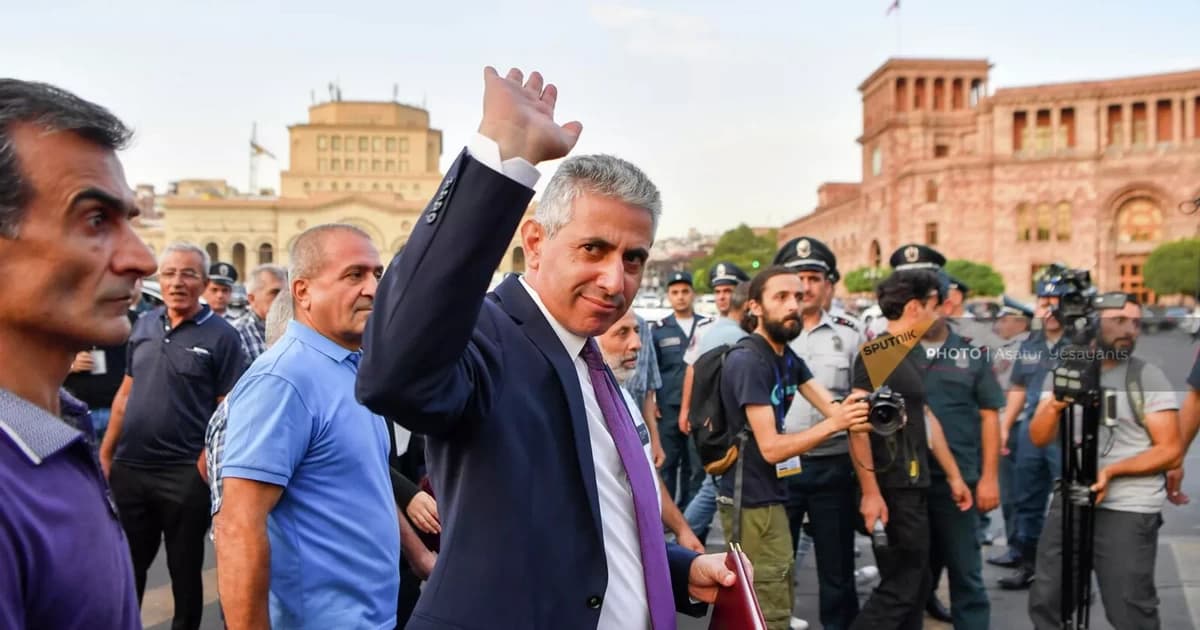 İrəvanda Paşinyanın istefası tələbi ilə aksiya keçirilir İrəvanda Paşinyanın istefası tələbi ilə aksiya keçirilir