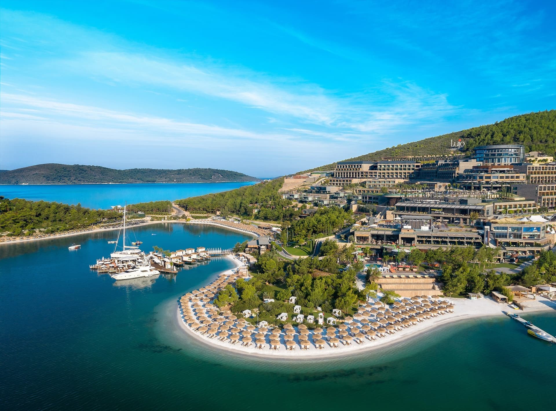 Bodrumda Diana Əhədpurla eks-deputat arasında dava Bodrumda Diana Əhədpurla eks-deputat arasında dava
