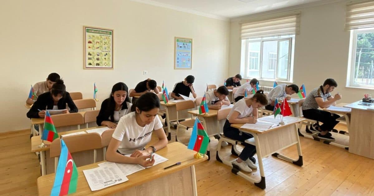 “Nar”ın dəstəyilə 10 abituriyent tələbə adını qazandı – FOTO “Nar”ın dəstəyilə 10 abituriyent tələbə adını qazandı – FOTO