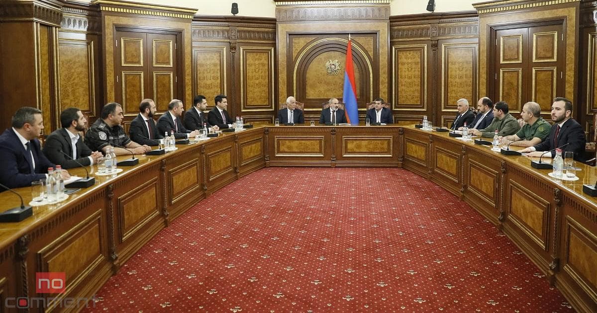 Paşinyan Təhlükəsizlik Şurasının iclasını keçirdi Paşinyan Təhlükəsizlik Şurasının iclasını keçirdi