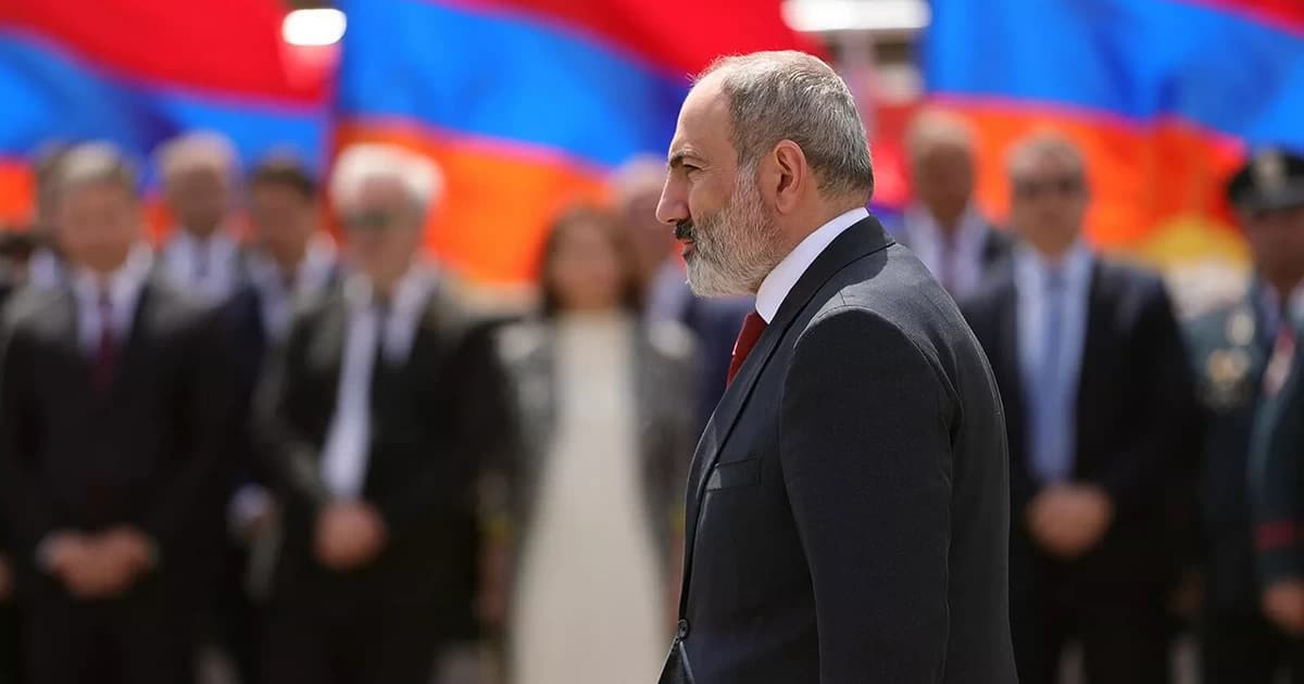 Nikol iki od arasında qalıb: Rusiya onu daha çox yandırır… Nikol iki od arasında qalıb: Rusiya onu daha çox yandırır…