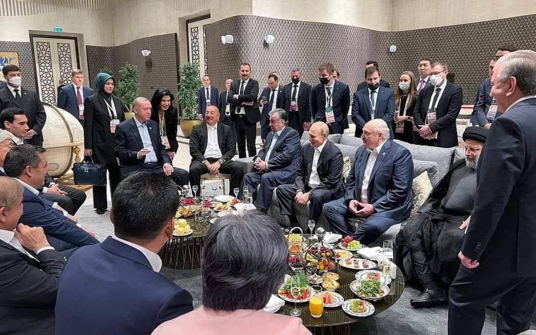 İran Prezidenti İbrahim Rəisi içki məclisində? İran Prezidenti İbrahim Rəisi içki məclisində?