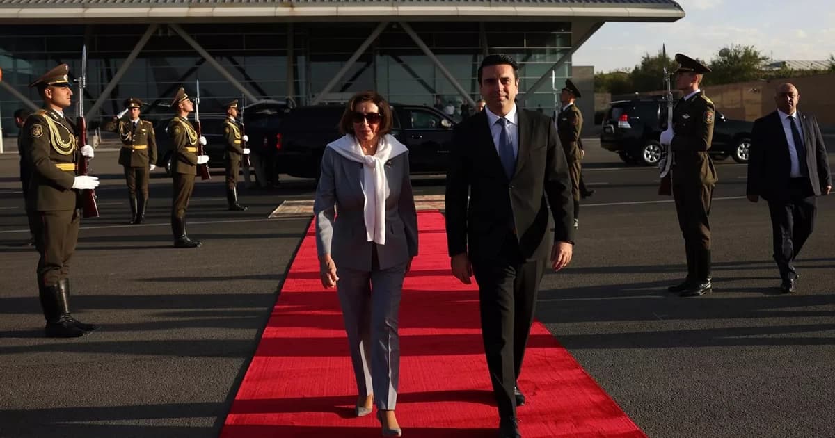 Pelosinin Ermənistana səfəri başa çatdı Pelosinin Ermənistana səfəri başa çatdı