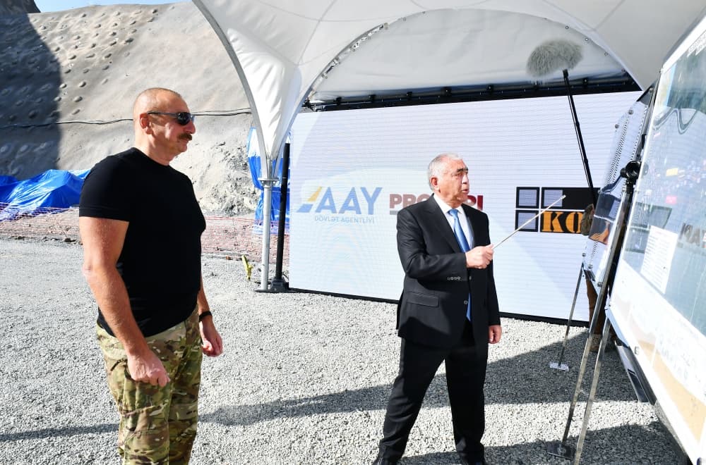 Prezident Kəlbəcər-Laçın yolunda yeni inşa edilən tunellə TANIŞ OLDU Prezident Kəlbəcər-Laçın yolunda yeni inşa edilən tunellə TANIŞ OLDU