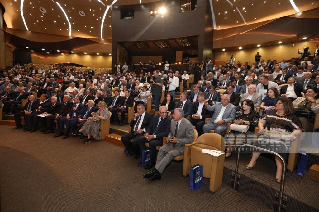 Jurnalistlərin VIII qurultayı başladı Jurnalistlərin VIII qurultayı başladı