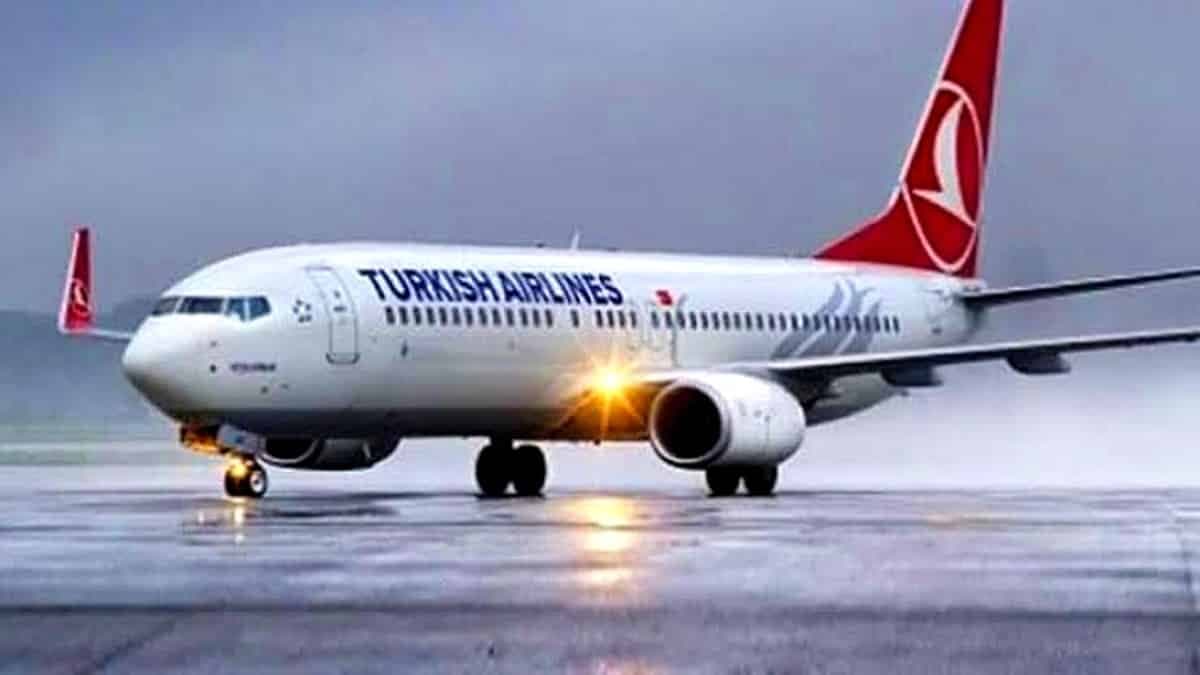Bakı-İstanbul reysini yerinə yetirən təyyarə geri qayıdıb Bakı-İstanbul reysini yerinə yetirən təyyarə geri qayıdıb