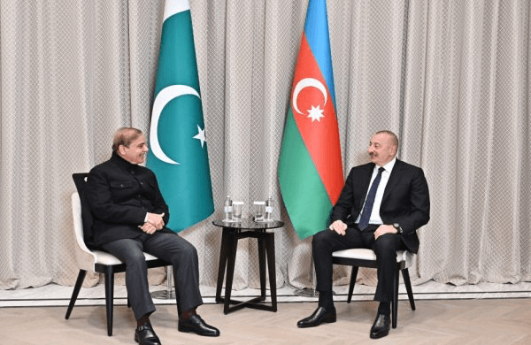 İlham Əliyev Pakistanın Baş naziri ilə görüşüb İlham Əliyev Pakistanın Baş naziri ilə görüşüb