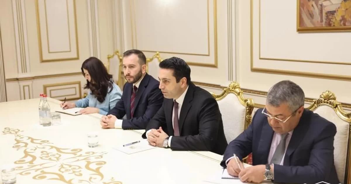 Araik erməni spikeri sual yağışına tutdu Araik erməni spikeri sual yağışına tutdu