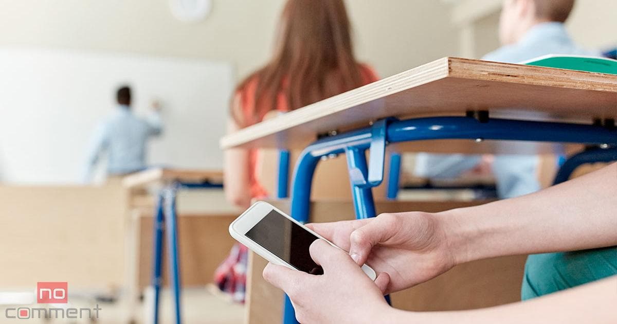 Məktəblərdə şagirdlərə telefon qadağası qoyuldu Məktəblərdə şagirdlərə telefon qadağası qoyuldu