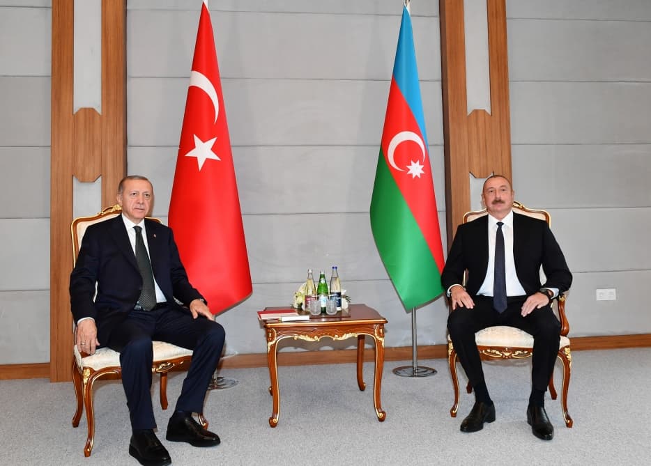 Əziz qardaşımın liderliyi sayəsində Türkiyə dünya miqyasında güc mərkəzinə çevrilib Əziz qardaşımın liderliyi sayəsində Türkiyə dünya miqyasında güc mərkəzinə çevrilib