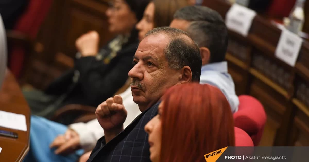 Ermənistan müxalifəti parlamentə qayıtdı Ermənistan müxalifəti parlamentə qayıtdı