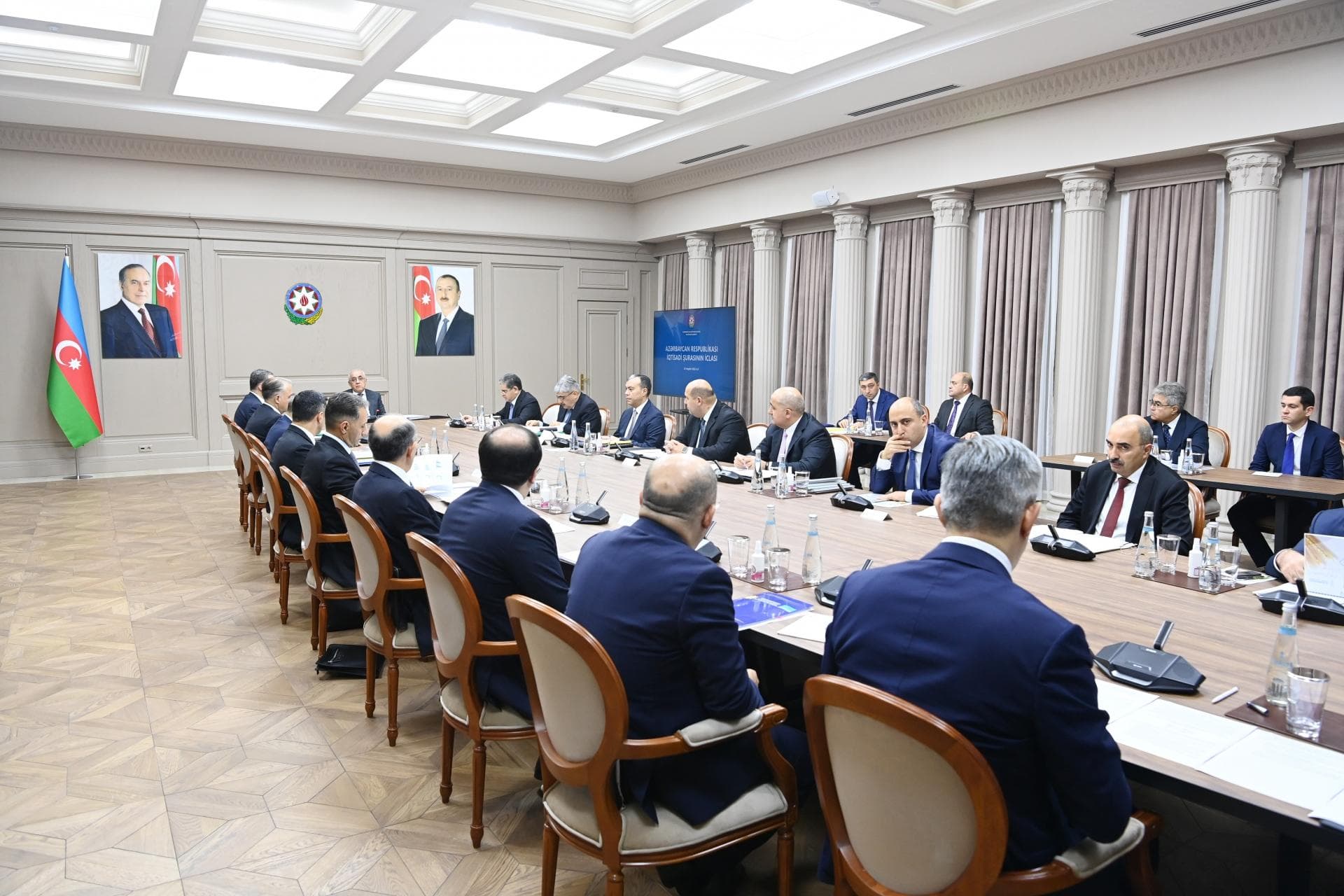 İqtisadi Şuranın növbəti iclası keçirilib İqtisadi Şuranın növbəti iclası keçirilib