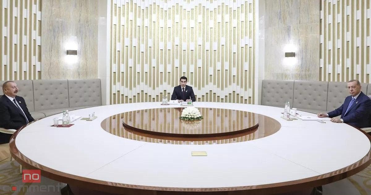 Azərbaycan, Türkiyə və Türkmənistan Dövlət Başçılarının Birinci Üçtərəfli Zirvə Görüşü başlayıb Azərbaycan, Türkiyə və Türkmənistan Dövlət Başçılarının Birinci Üçtərəfli Zirvə Görüşü başlayıb