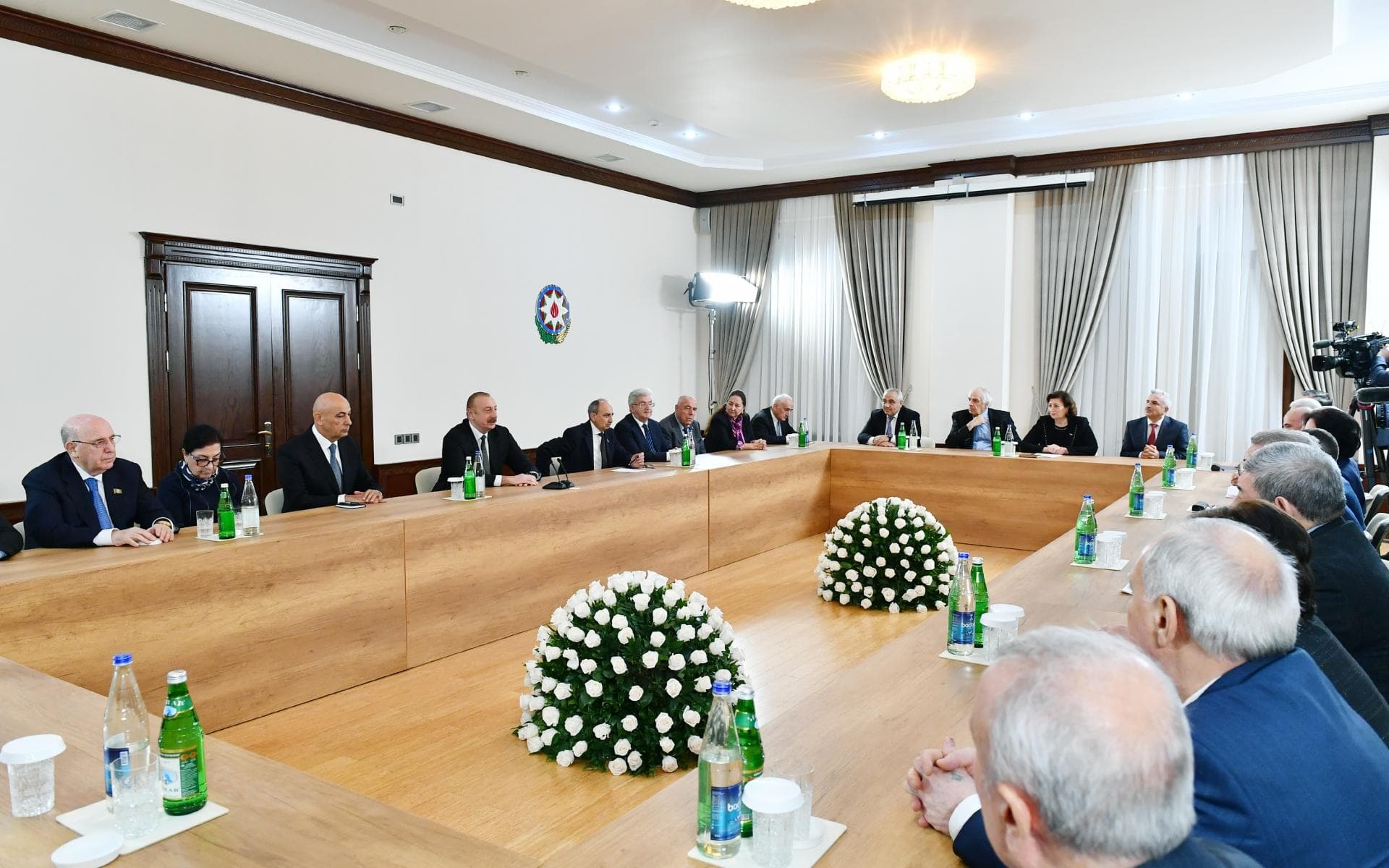 Əliyev Qərbi Azərbaycan İcmasının binasında – Foto Əliyev Qərbi Azərbaycan İcmasının binasında – Foto