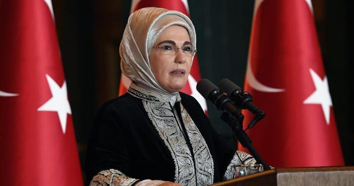 Əminə Ərdoğandan bayram mesajı Əminə Ərdoğandan bayram mesajı
