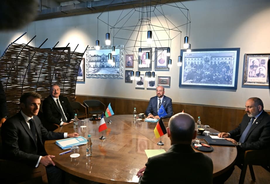 Kişineuda liderlərin görüşü başa çatdı – FOTO Kişineuda liderlərin görüşü başa çatdı – FOTO