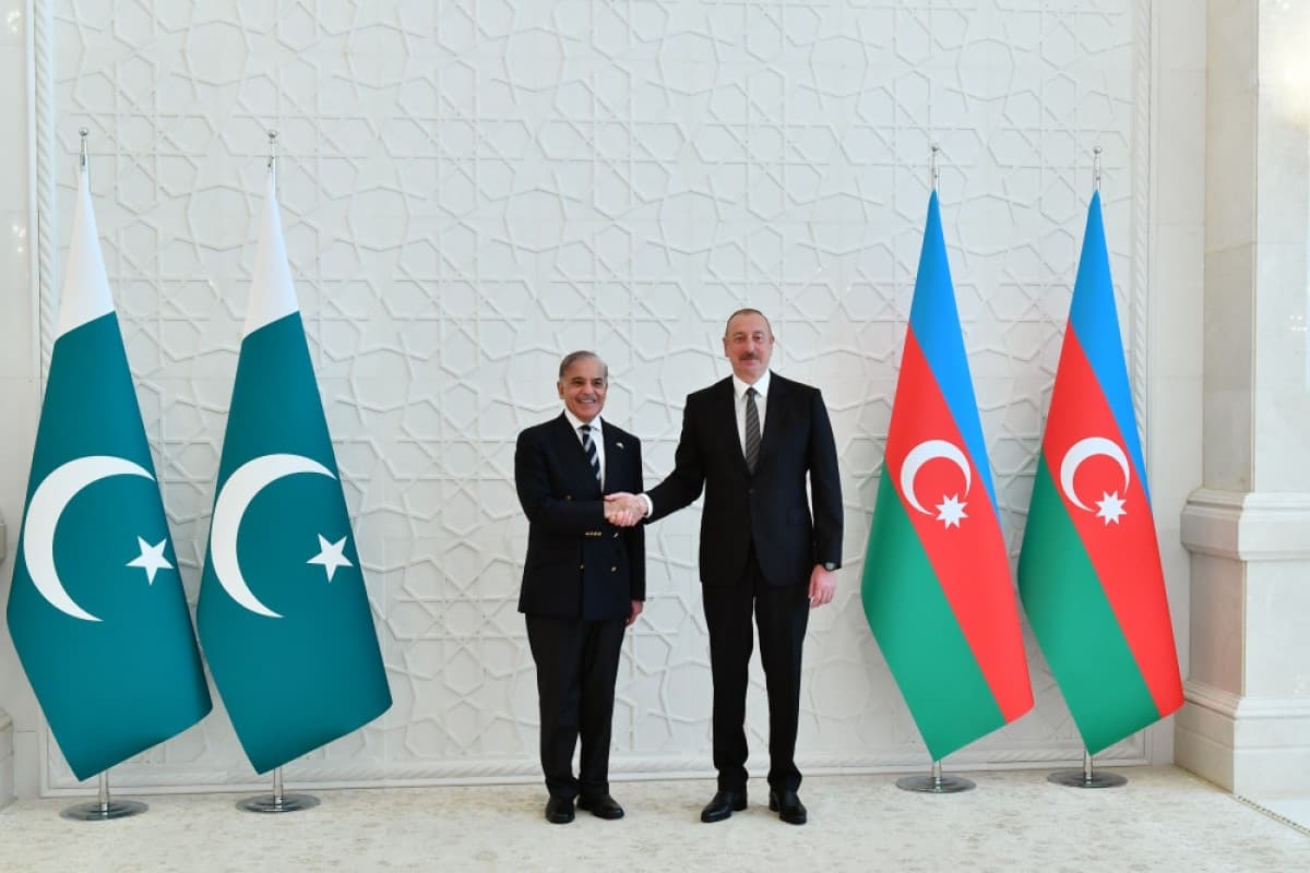 İlham Əliyev və Şərif mətbuata bəyanatla çıxış ediblər – VİDEO İlham Əliyev və Şərif mətbuata bəyanatla çıxış ediblər – VİDEO