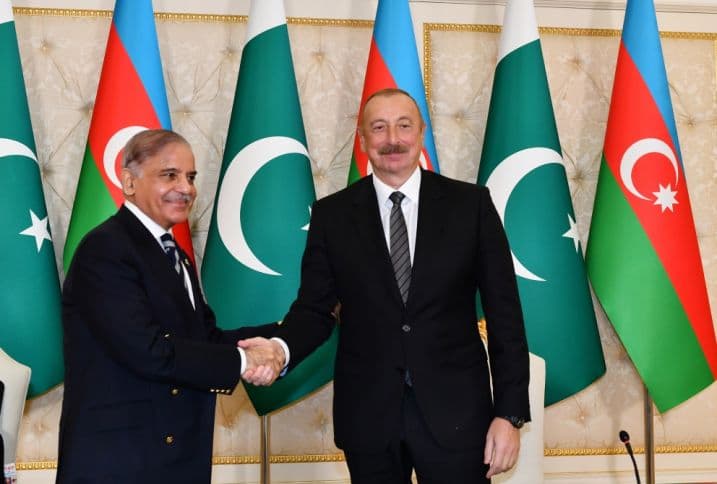 İlham Əliyev Şahbaz Şəriflə rus dilində danışdı – Maraqlı görüntülər İlham Əliyev Şahbaz Şəriflə rus dilində danışdı – Maraqlı görüntülər