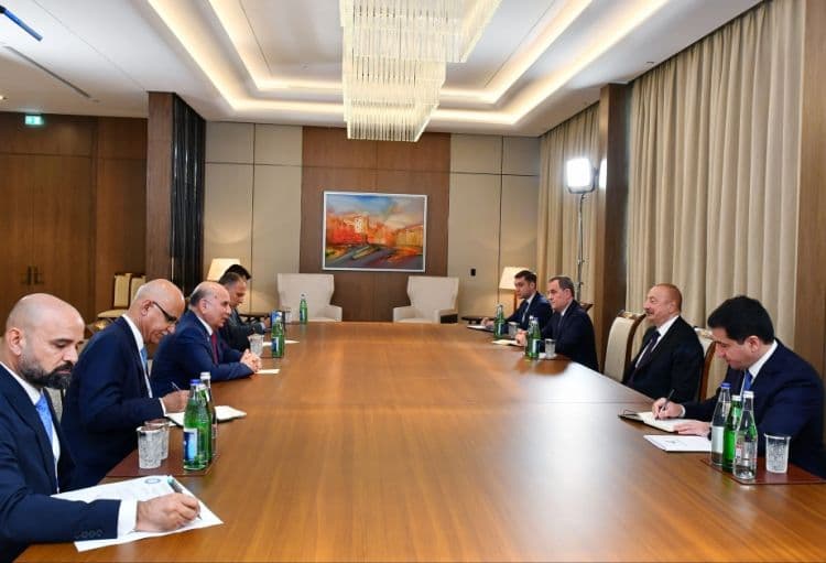 İlham Əliyev İraqın Baş nazirinin müavinini qəbul etdi İlham Əliyev İraqın Baş nazirinin müavinini qəbul etdi