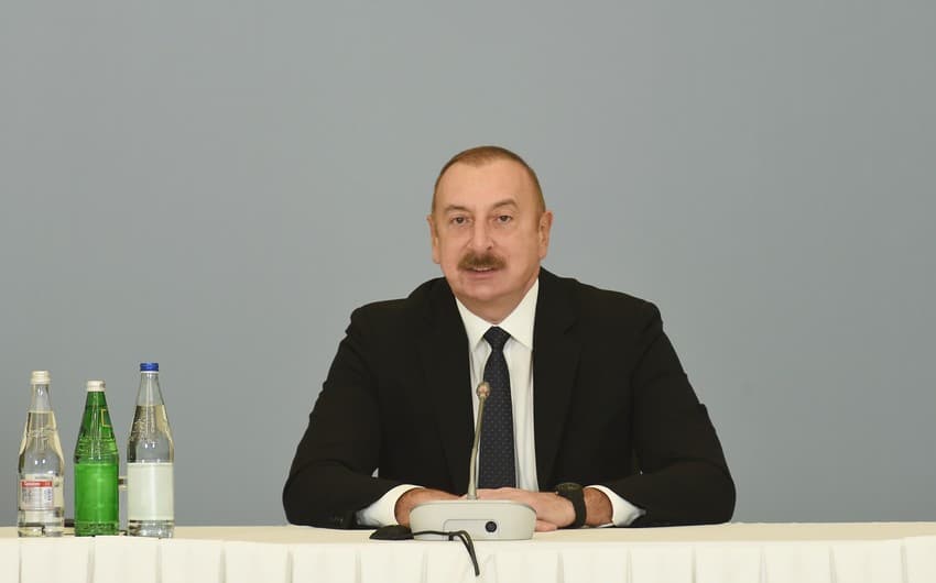 Prezident Blinkeni Laçındakı silahlı təxribat barədə məlumatlandırıb Prezident Blinkeni Laçındakı silahlı təxribat barədə məlumatlandırıb