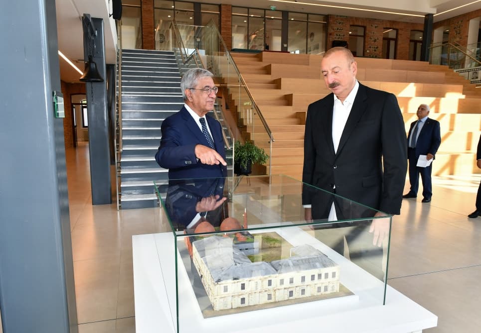 Prezident ADA Universitetinin Qazax Mərkəzində oldu – FOTO – YENİLƏNİB Prezident ADA Universitetinin Qazax Mərkəzində oldu – FOTO – YENİLƏNİB