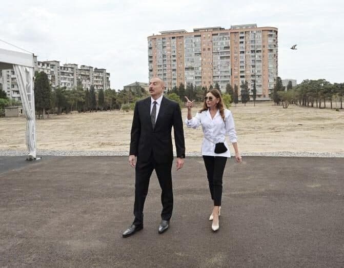 Prezident və vitse-prezident Laçın rayon 2 nömrəli tam orta məktəbin açılışında iştirak ediblər Prezident və vitse-prezident Laçın rayon 2 nömrəli tam orta məktəbin açılışında iştirak ediblər