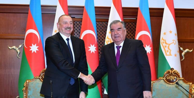 İlham Əliyevin Emoməli Rəhmon ilə təkbətək görüşü başladı – YENİLƏNİB İlham Əliyevin Emoməli Rəhmon ilə təkbətək görüşü başladı – YENİLƏNİB