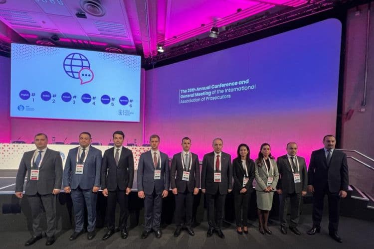 Baş prokuror Londonda səfərdədir Baş prokuror Londonda səfərdədir