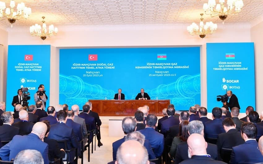 Prezident: “Bu gün Azərbaycan-Türkiyə əlaqələri ən yüksək zirvədədir” Prezident: “Bu gün Azərbaycan-Türkiyə əlaqələri ən yüksək zirvədədir”