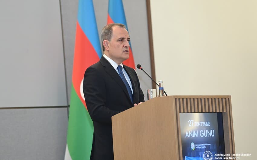 Ceyhun Bayramov: “Antiterror tədbirləri ərazilərimizdəki dəhşətli hərbiləşmənin miqyasını hər kəsə aydın göstərdi” Ceyhun Bayramov: “Antiterror tədbirləri ərazilərimizdəki dəhşətli hərbiləşmənin miqyasını hər kəsə aydın göstərdi”