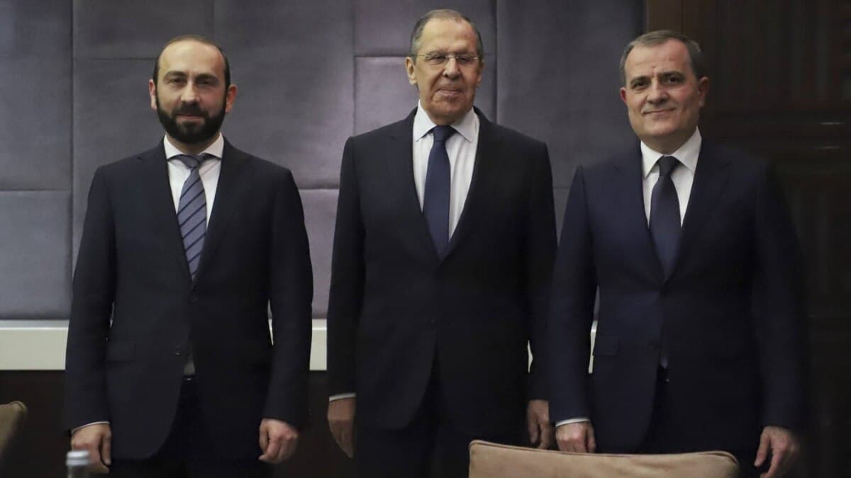 Azərbaycan, Rusiya və Ermənistan XİN başçıları Bişkekdə GÖRÜŞƏCƏK Azərbaycan, Rusiya və Ermənistan XİN başçıları Bişkekdə GÖRÜŞƏCƏK