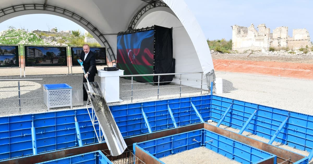Prezident İlham Əliyev Füzuli şəhərində üçüncü yaşayış kompleksinin təməlini qoyub – FOTO Prezident İlham Əliyev Füzuli şəhərində üçüncü yaşayış kompleksinin təməlini qoyub – FOTO