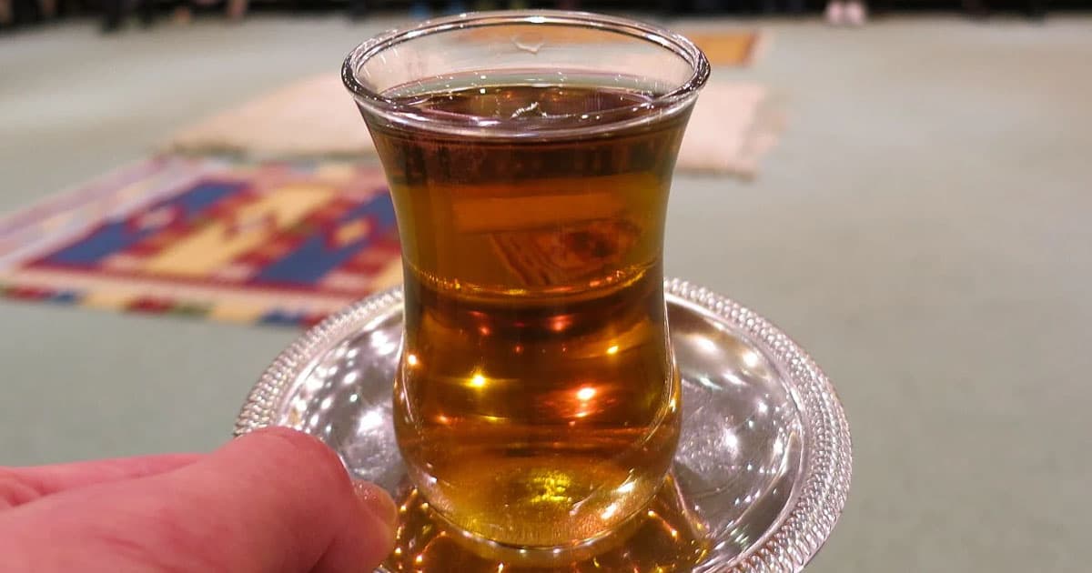 Çayı belə içmək ÖLDÜRÜR - DİQQƏT! Çayı belə içmək ÖLDÜRÜR - DİQQƏT!