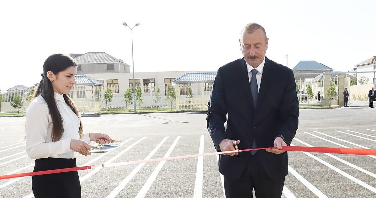Prezident Sumqayıtda bir sıra açılışlarda iştirak etdi Prezident Sumqayıtda bir sıra açılışlarda iştirak etdi