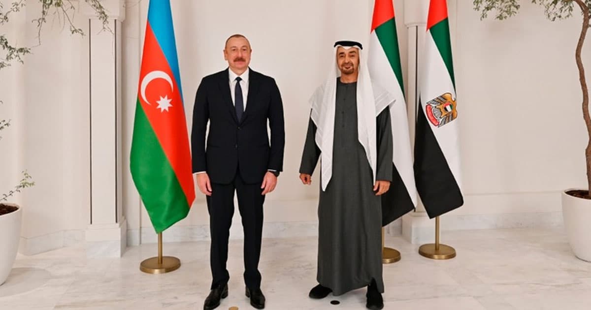 İlham Əliyev BƏƏ Prezidentinə zəng edib İlham Əliyev BƏƏ Prezidentinə zəng edib