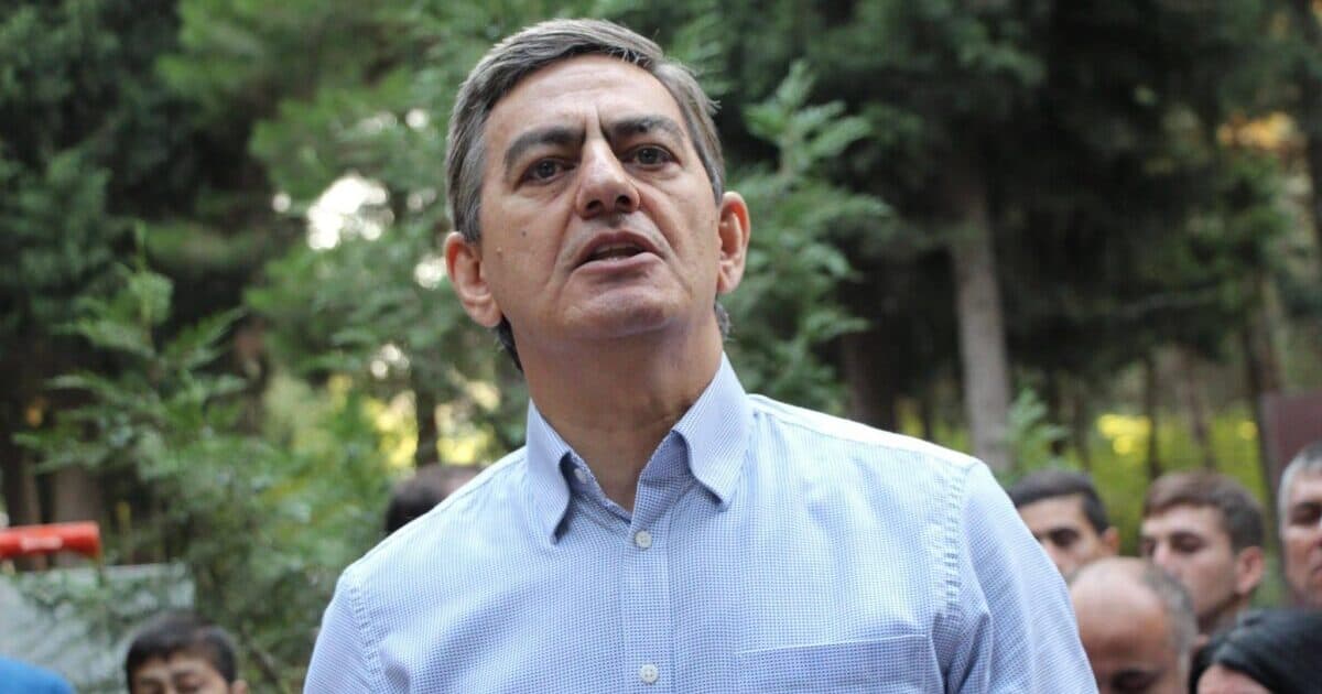 Müxalifətin “qarımış” liderindən “demokratiya dərsi” Müxalifətin “qarımış” liderindən “demokratiya dərsi”